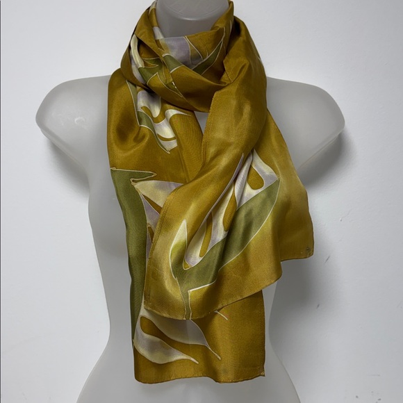 Artistic Silk Oblong Scarf with Abstract Tropical Design - Picture 4 of 10
